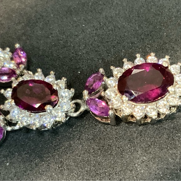 Custome 14ct violet red garnet necklace (w) certificate and apraisal documents. - Picture 3 of 9